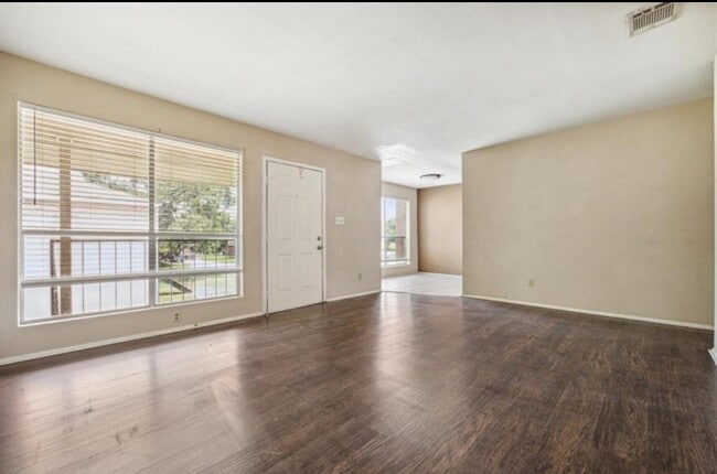 119 Lazy Ln in Sealy, TX - Building Photo - Building Photo