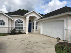 1994 Flora Ct in Middleburg, FL - Building Photo