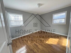 913 Pierce Rd in Lansing, MI - Building Photo - Building Photo