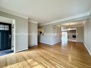 1304 S Wilson Ave in Royal Oak, MI - Foto de edificio - Building Photo