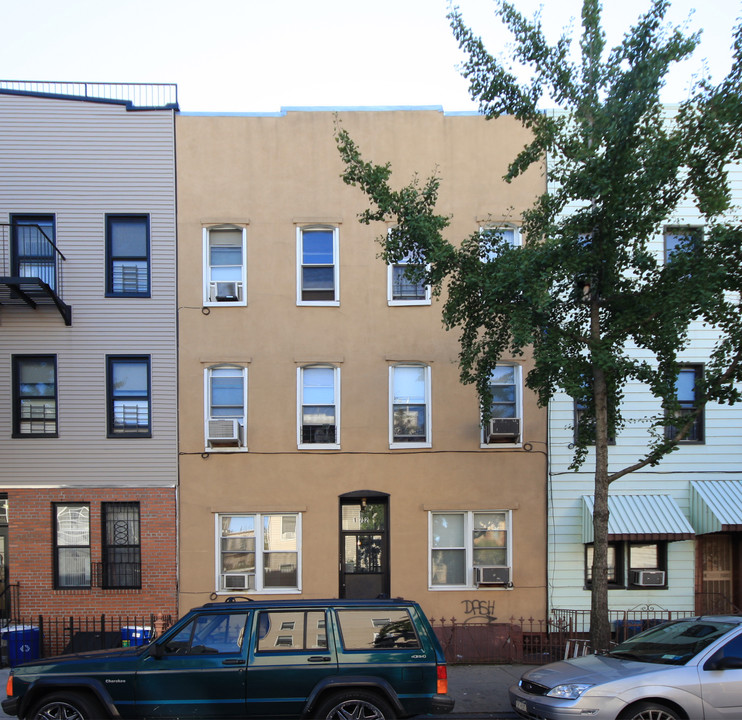 172 Stockholm St in Brooklyn, NY - Building Photo