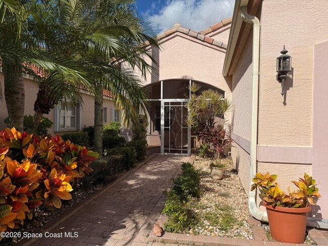 633 NW Whitfield Way in Port St. Lucie, FL - Building Photo - Building Photo
