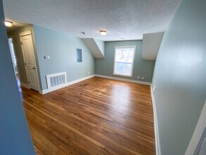 36 Dwight Ave SE, Unit 2 in Grand Rapids, MI - Foto de edificio - Building Photo