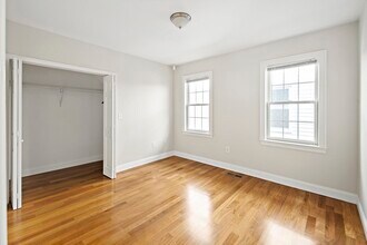 117 Pennsylvania Ave, Unit 1 in Somerville, MA - Building Photo - Building Photo