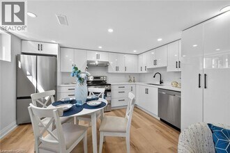 175 E 45th St in Hamilton, ON - Building Photo - Building Photo