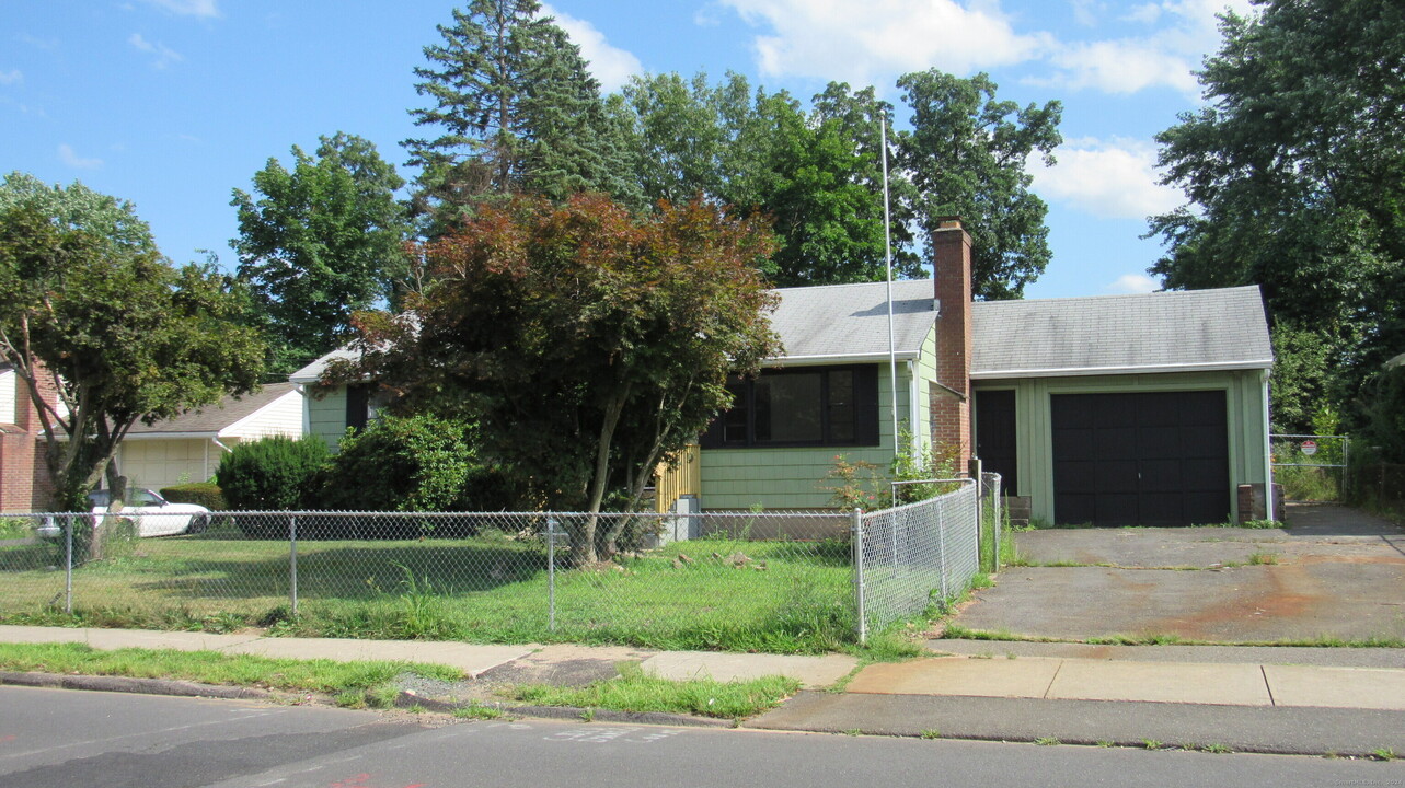 282 Louisiana Ave in Bristol, CT - Foto de edificio