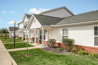 Beaumont Place in New Holland, OH - Building Photo - Building Photo