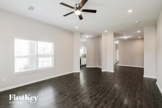 1633 Mockingbird Ln in Desoto, TX - Building Photo - Building Photo
