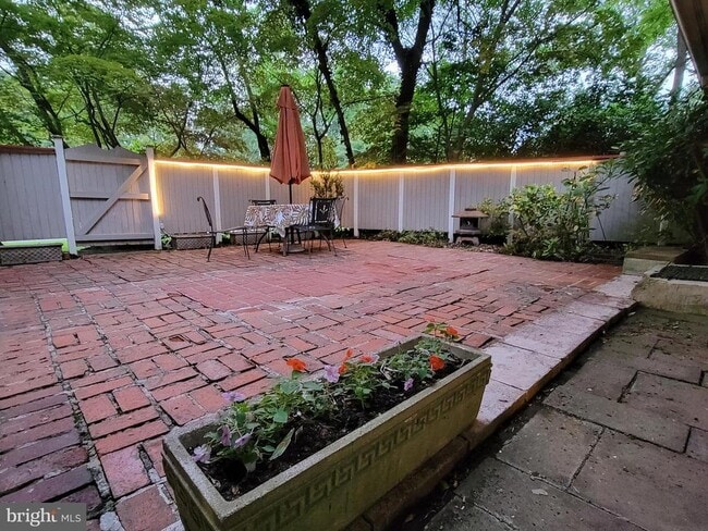 property at 7415 Annanwood Ct