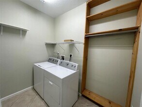 5031 Madison Lakes Cir W in Davie, FL - Building Photo - Building Photo