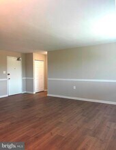 1300 S Arlington Ridge Rd in Arlington, VA - Building Photo - Building Photo