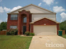 1817 Citadel Dr in Glenn Heights, TX - Building Photo