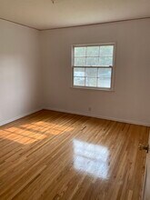 5243 Wilkinson Ave in Valley Village, CA - Foto de edificio - Building Photo