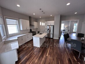 927 13th Ave S in Nashville, TN - Building Photo - Building Photo