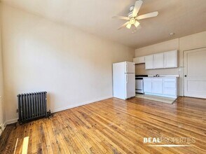 1050 W George St in Chicago, IL - Building Photo - Building Photo