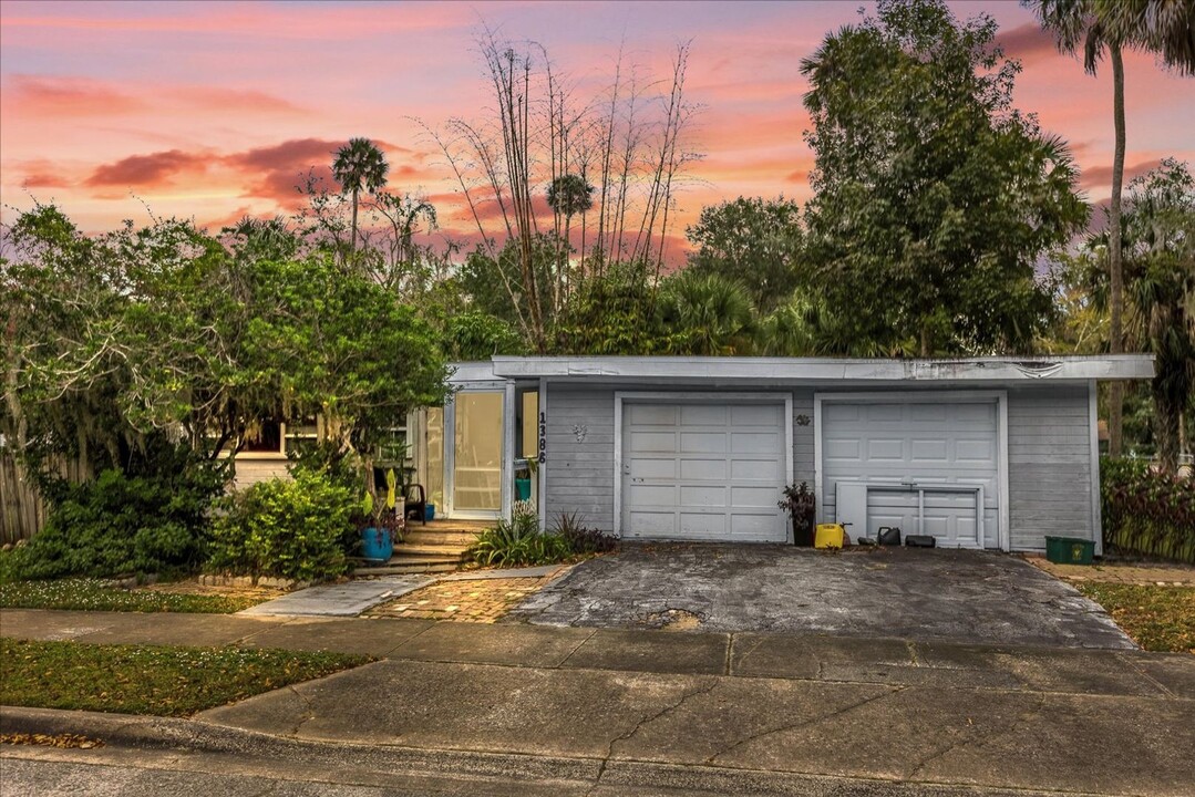 1386 Sterling Pl in Daytona Beach, FL - Foto de edificio