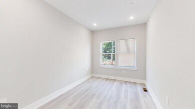 650 N 36th St-Unit -1 in Philadelphia, PA - Building Photo - Building Photo