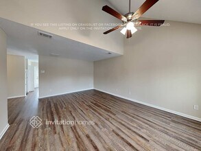 6861 John Clark Dr in Douglasville, GA - Foto de edificio - Building Photo