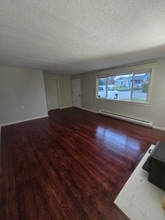 2739 Locust Ave W in University Place, WA - Foto de edificio - Building Photo