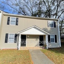 709 South St in Carrollton, GA - Building Photo