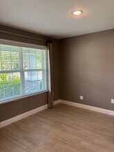 2211 Elegant Mnr Cir in Edgewater, FL - Building Photo - Building Photo