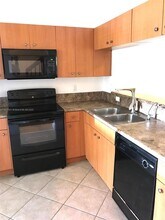 8233 SW 25th Ct in Miramar, FL - Building Photo - Building Photo