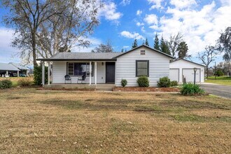 480 N Rio Vista Ave in Sanger, CA - Building Photo - Building Photo