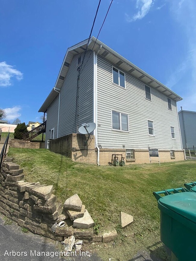 537 New Alexandria Rd, Unit 2