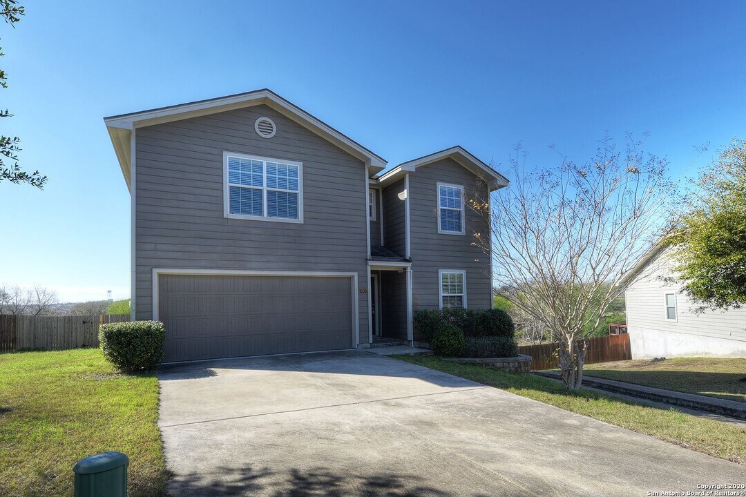 10907 Cimarron Cove in Universal City, TX - Building Photo