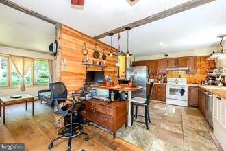 7221 Hillview Dr in Sharpsburg, MD - Building Photo - Building Photo