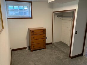 821 W Kalamazoo Ave, Unit 3 in Kalamazoo, MI - Foto de edificio - Building Photo