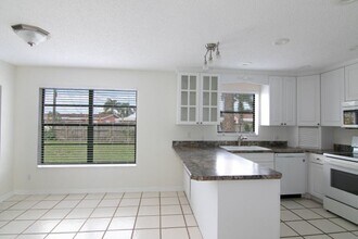 5925 Longbow Ln in West Palm Beach, FL - Building Photo - Building Photo