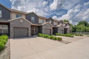 3061 W Cardinal St in Springfield, MO - Building Photo