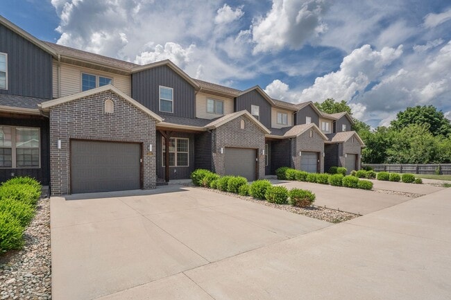 property at 3061 W Cardinal St