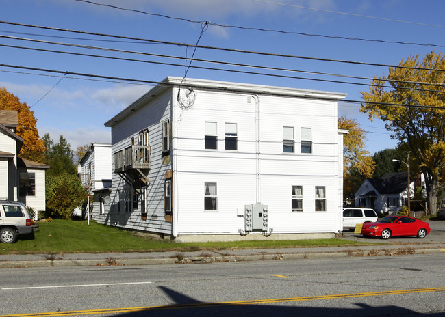 172 College Ave in Waterville, ME - Foto de edificio - Building Photo