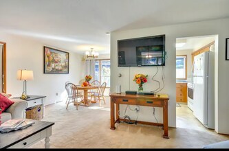 9092 SW Monterey Pl in Portland, OR - Building Photo - Building Photo