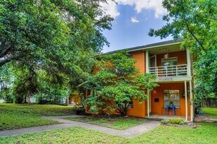 1401 Ashwood Rd in Austin, TX - Building Photo