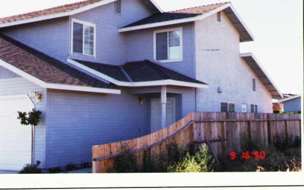 2570-2572 Porsche Strasse Rd in Turlock, CA - Foto de edificio - Building Photo