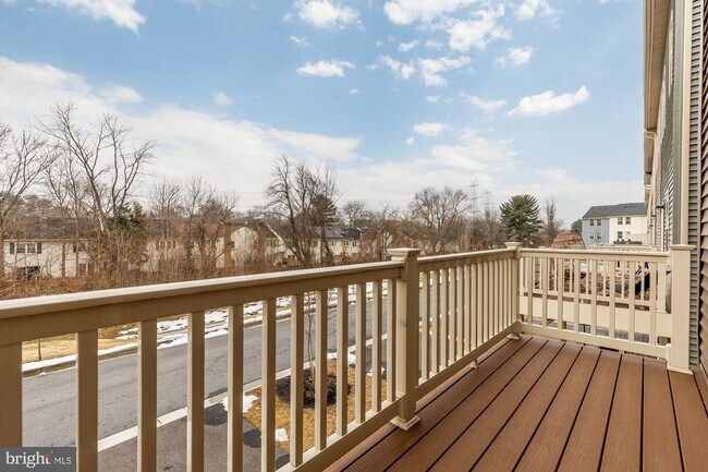 9639 Tall Oaks Rd in Montgomery Village, MD - Building Photo - Building Photo