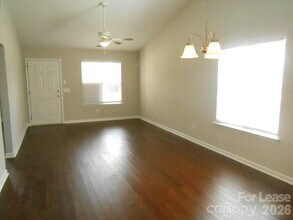 5325 Harris Cove Dr in Charlotte, NC - Building Photo - Building Photo