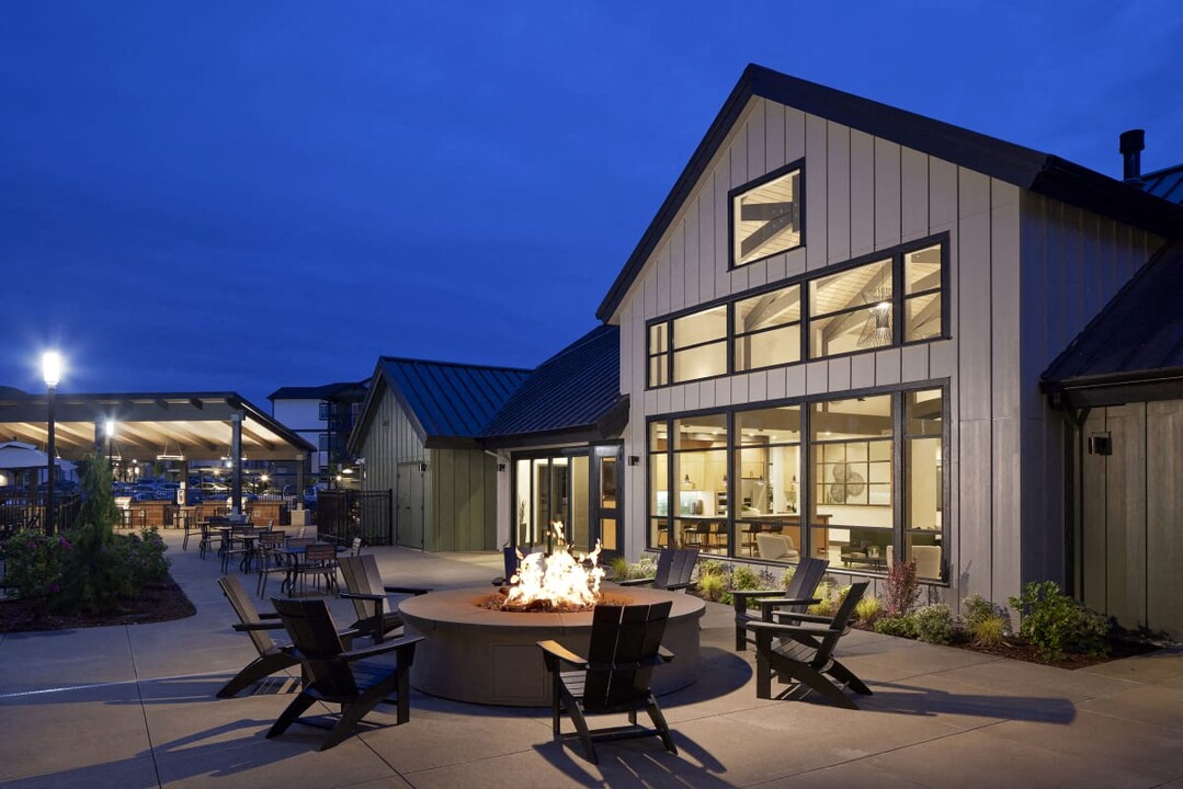 Camber Apartments in Bremerton, WA - Foto de edificio