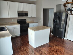 3595 Empire Dr in Beavercreek, OH - Building Photo - Building Photo