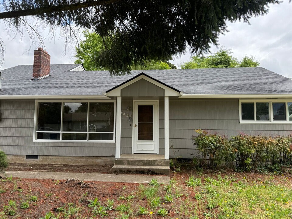 1433 Parnell Dr in Eugene, OR - Building Photo