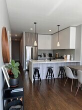 1534 W Cortez St, Unit 2 in Chicago, IL - Foto de edificio - Building Photo