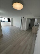 5055 NW 7th St in Miami, FL - Building Photo - Building Photo