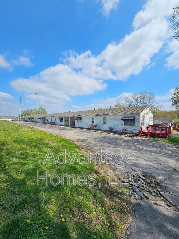 property at 1015 N Scott Ave