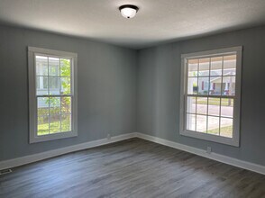 215 E Burwell Ave in Knoxville, TN - Building Photo - Building Photo