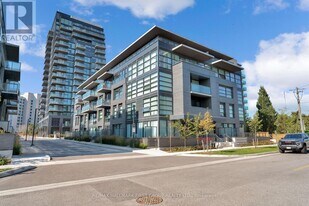 1604 Charles St in Whitby, ON - Building Photo