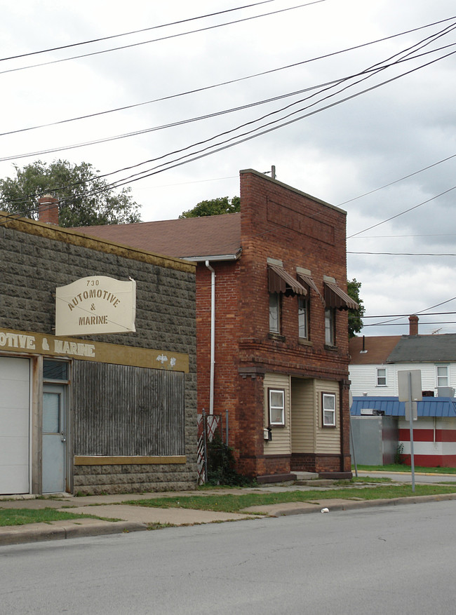 736 Hancock St in Sandusky, OH - Foto de edificio - Building Photo