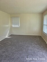 906 SE 3rd Terrace in Lee's Summit, MO - Building Photo - Building Photo